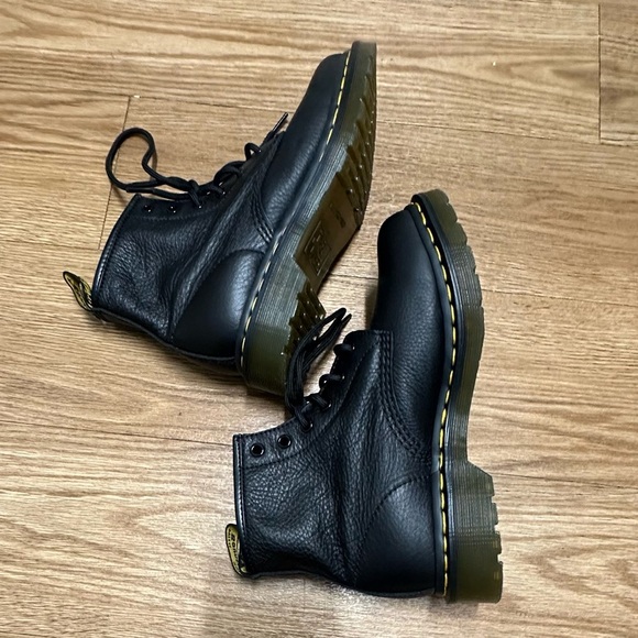 Dr Martens air wait leather ankle boots - Picture 6 of 16